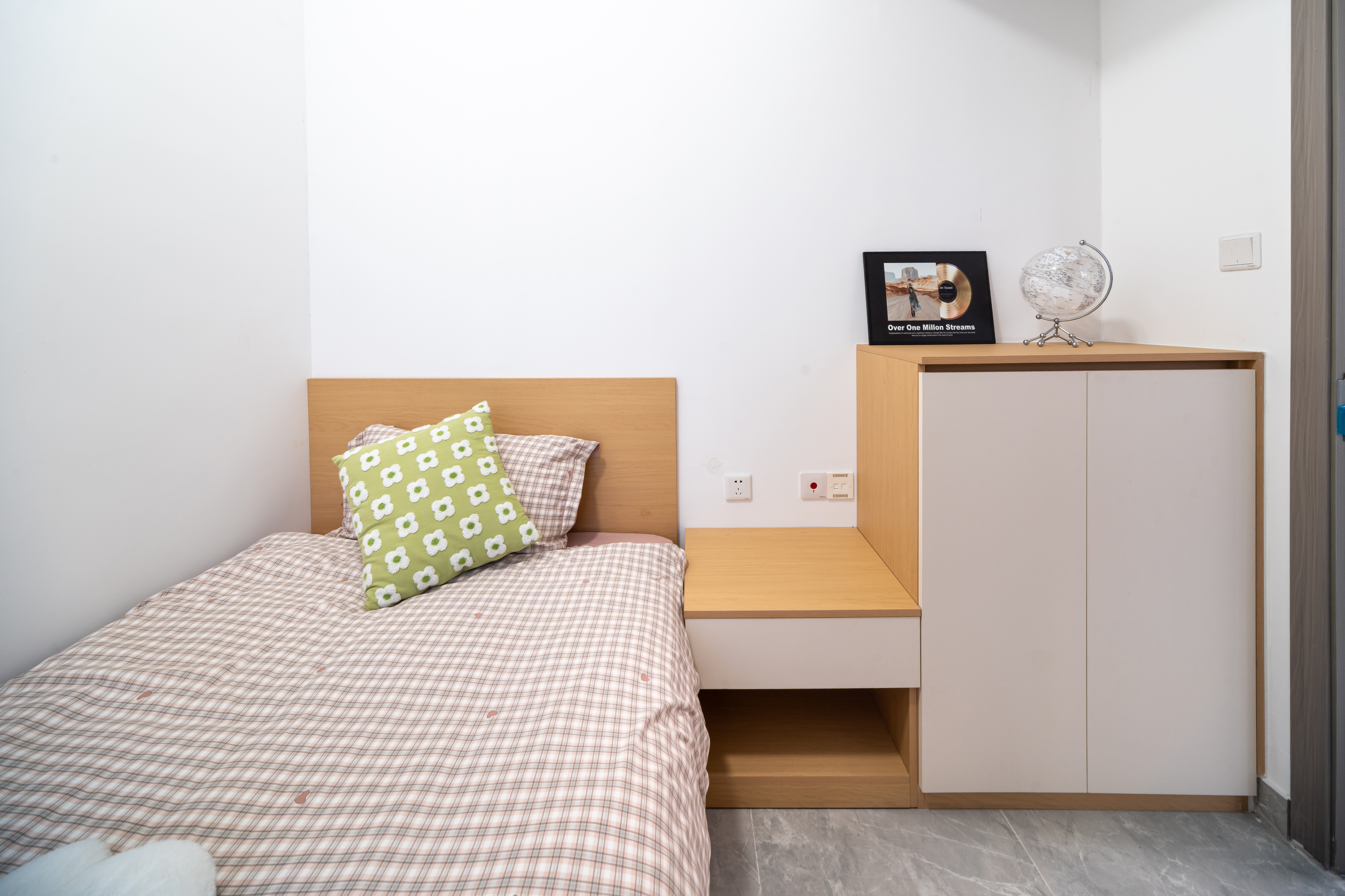 两房一厅 实景6